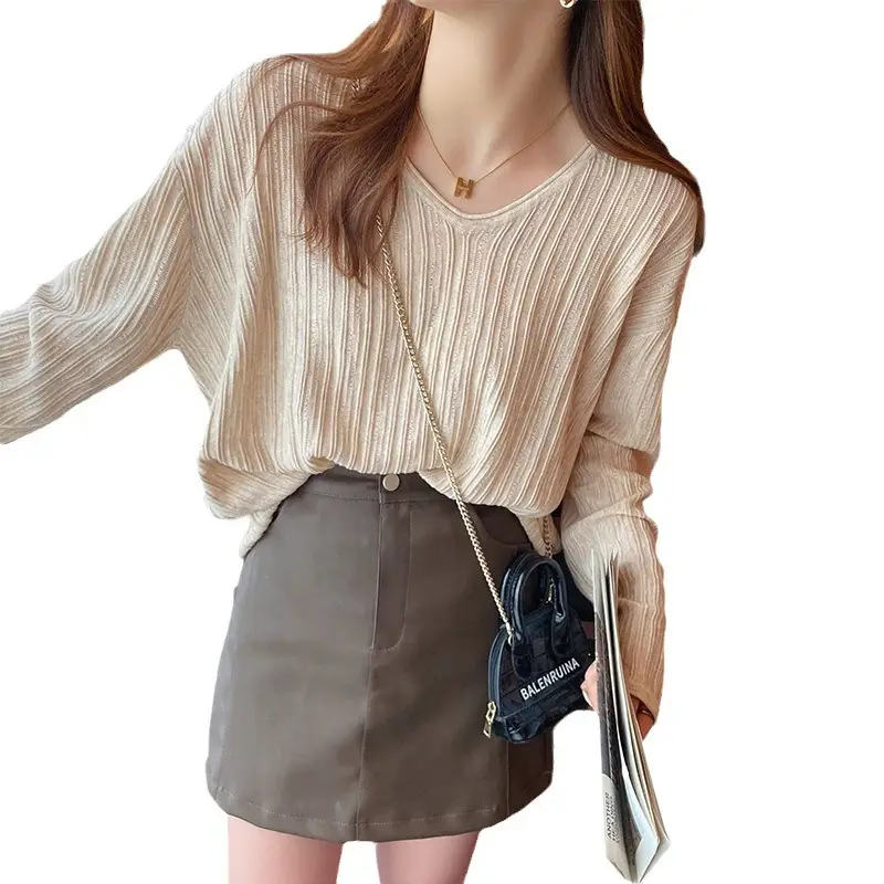Women's Black Knit Shirt with Long Sleeve & Chain Bag - Image 6