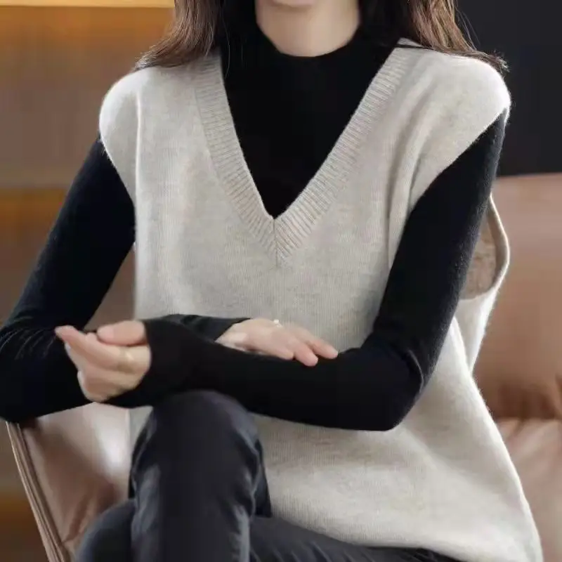Women V-Neck Knitted Vest Winter Wear