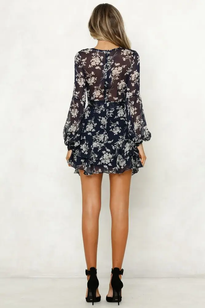 2022 European American Printed V-Neck Dress — feature 9