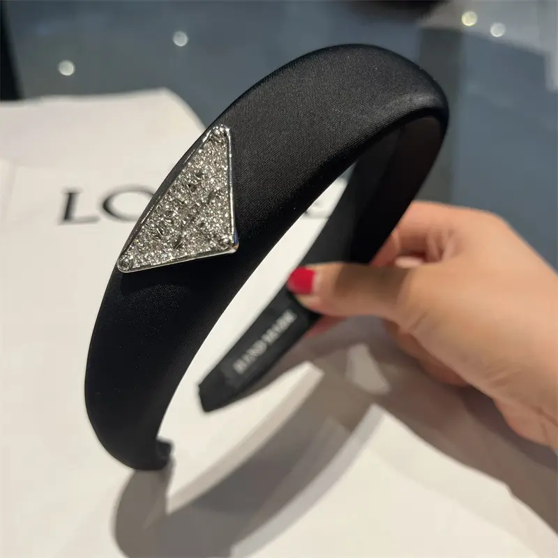 Black Ice Silk Triangle Hairpin Hoop for Women