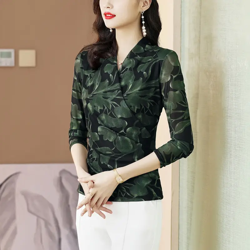 Black Lace V-Neck Top for Women 2023 - Image 5