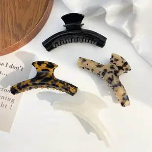 Retro Hollow Hair Clips Large Square Acetate Decor — feature 1