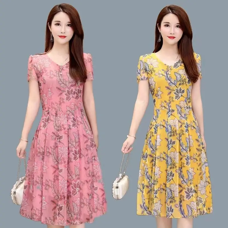 Yellow Floral Mother's Dress Age-Reducing V-Neck Waist Large