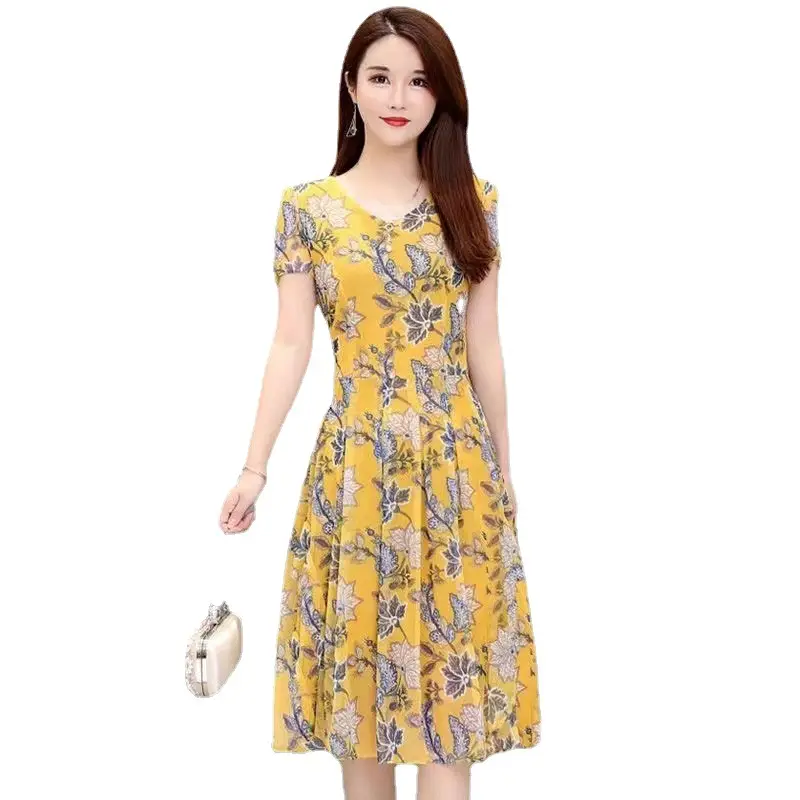 Yellow Floral Mother's Dress Age-Reducing V-Neck Waist Large