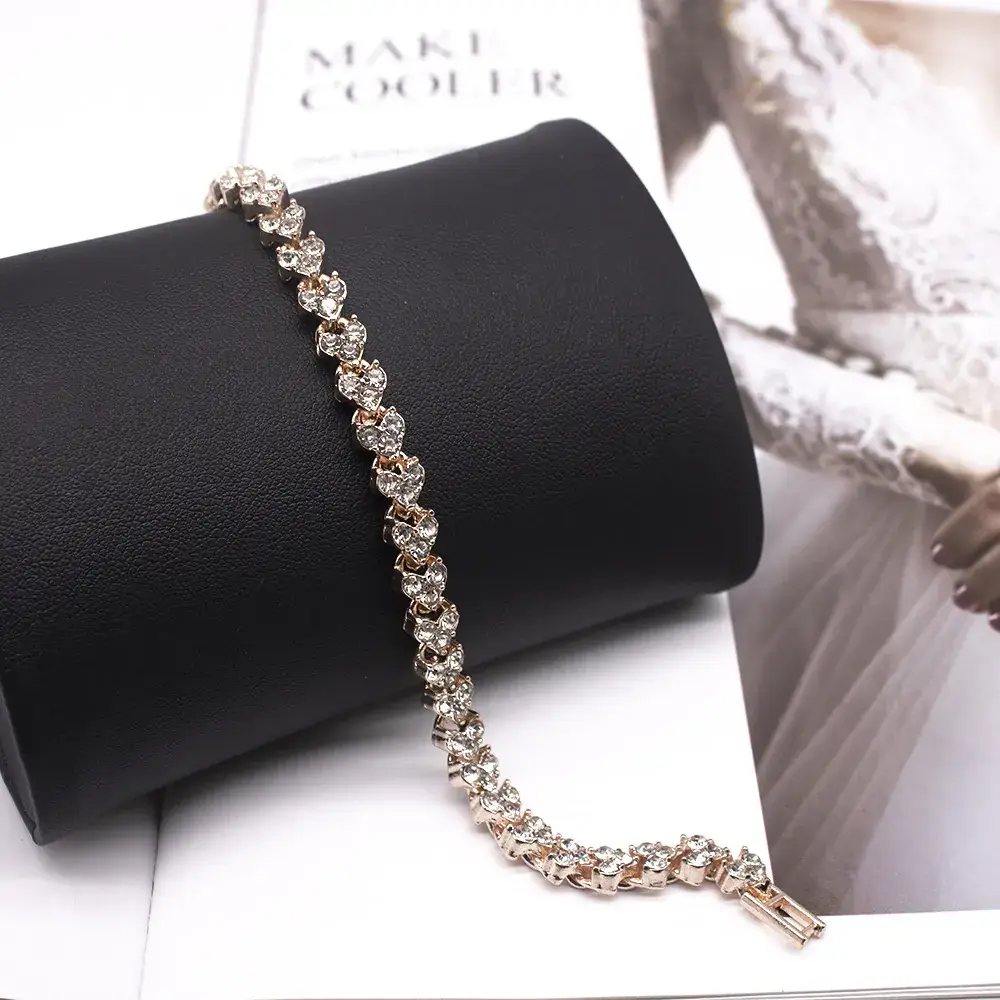 Women's Diamond Quartz Watch Set with Bracelet - Image 40