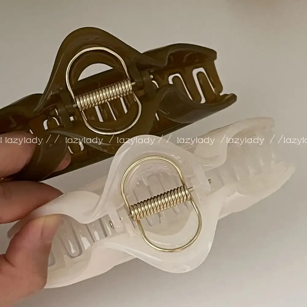 French Shark Hair Clip with Large Hair Capacity & Eye Closure - Image 9