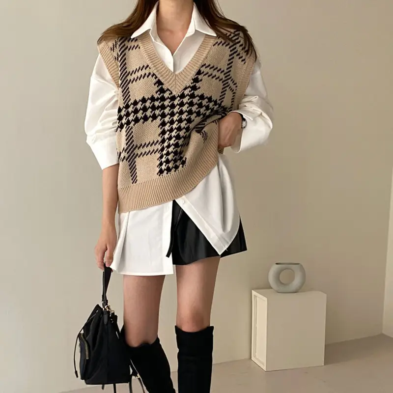 Korean V-Neck Pullover Vest for Women Black White — feature 4