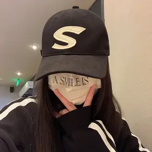 Women Navy Baseball Cap with Brand Tag — feature 13
