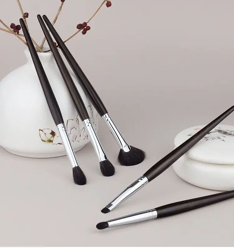 High Gloss Wool Eye Shadow Brush Set — feature 22