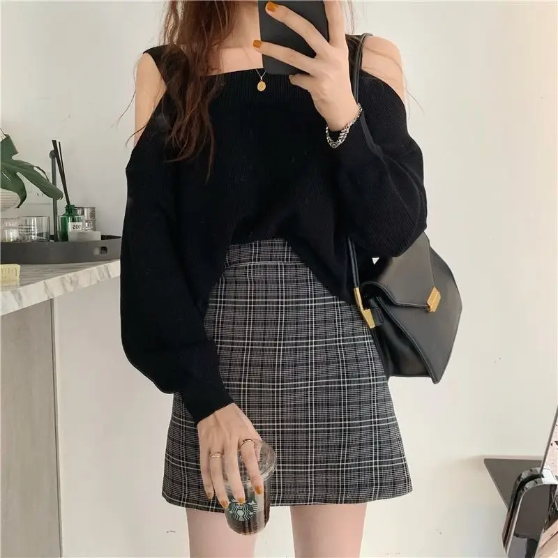Women Off-Shoulder Long Sleeve Knitwear Top Spring 2025 — feature 11