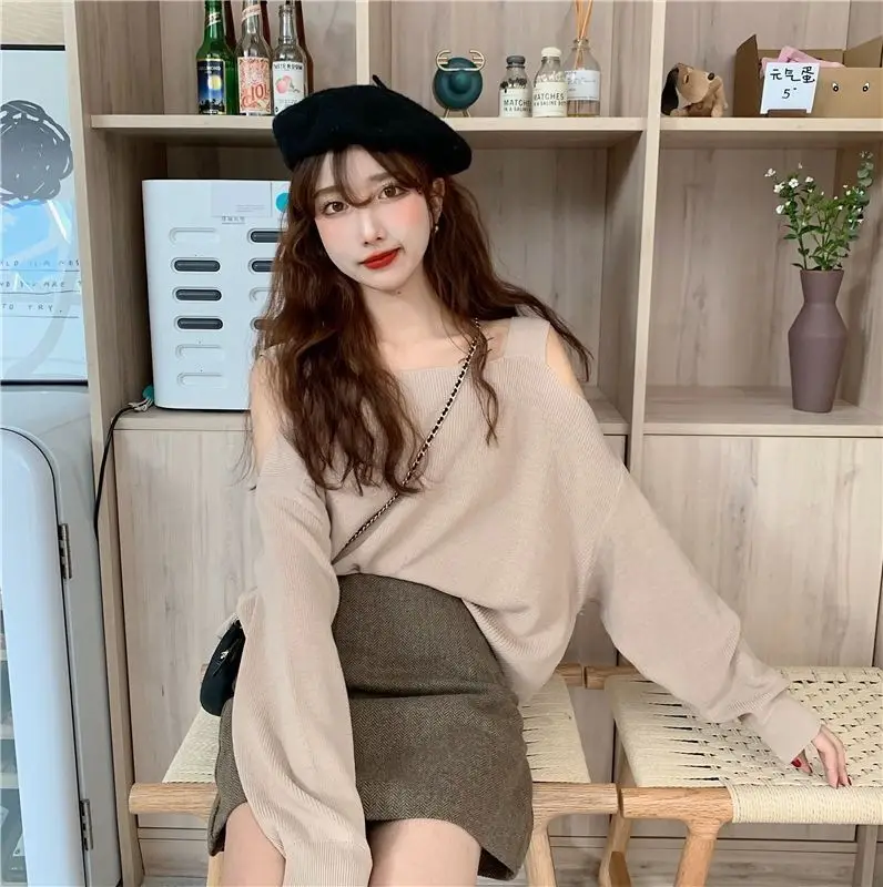 Women Off-Shoulder Long Sleeve Knitwear Top Spring 2025 — feature 16