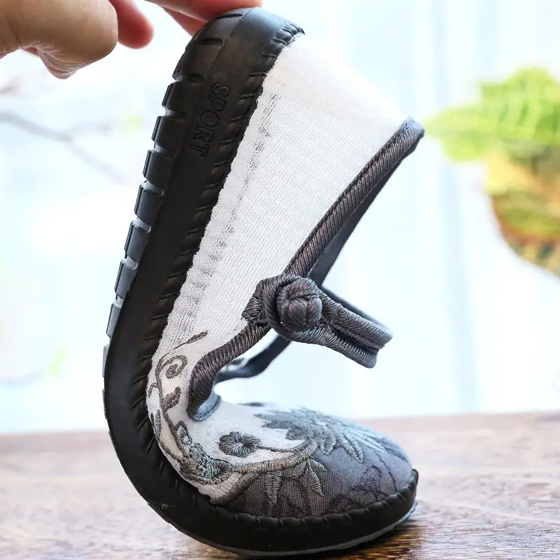 Summer New Old Beijing Cloth Shoes Women's Mesh Shoes Middle-aged and Elderly Mother Shoes Antique Embroidered Fashion Trend All-match Non-slip