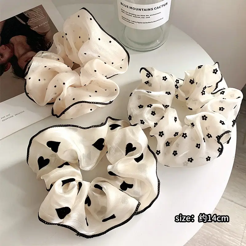 Marubeni Hair Ring White Black Heart 511cm - Image 5