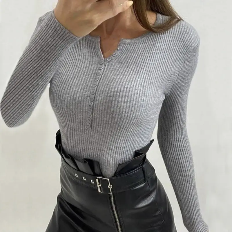 White V-Neck Long Sleeve Knit Pullover Sweater - Image 3
