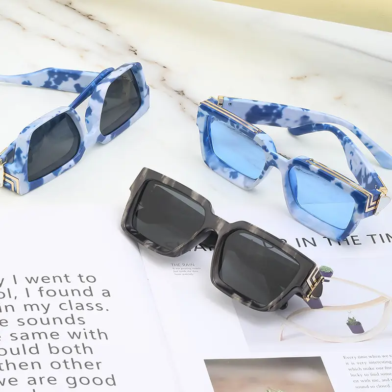 Square Frame Sunglasses for Men Women Black