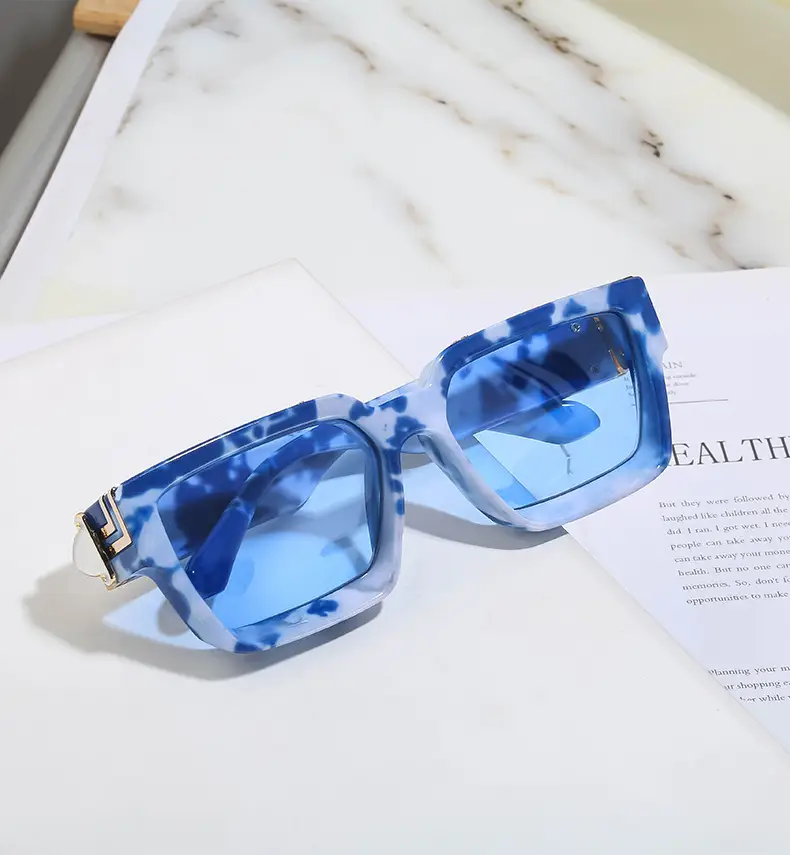 Square Frame Sunglasses for Men Women Black — feature 13