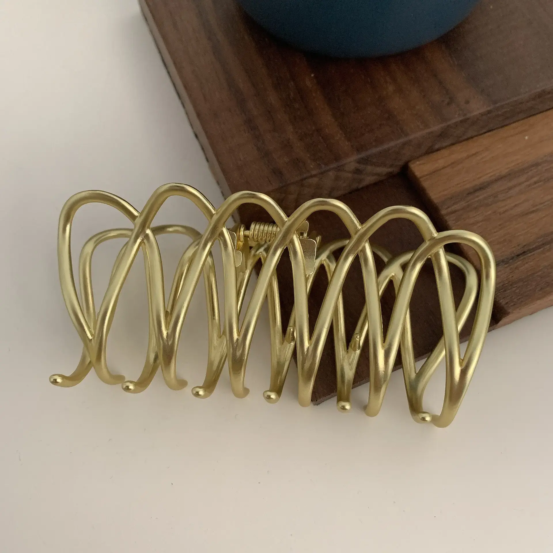 Korean Retro Metal Hairpin Clip Large Shark Design - Image 4