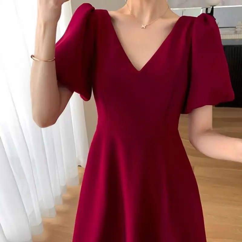 Black French V Neck Hepburn Style Skirt for Plus Size Women - Image 3