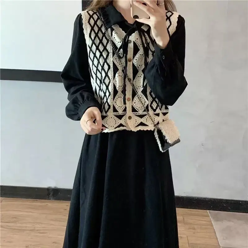 Women Crochet V-Neck Vest with Floral Embroidery