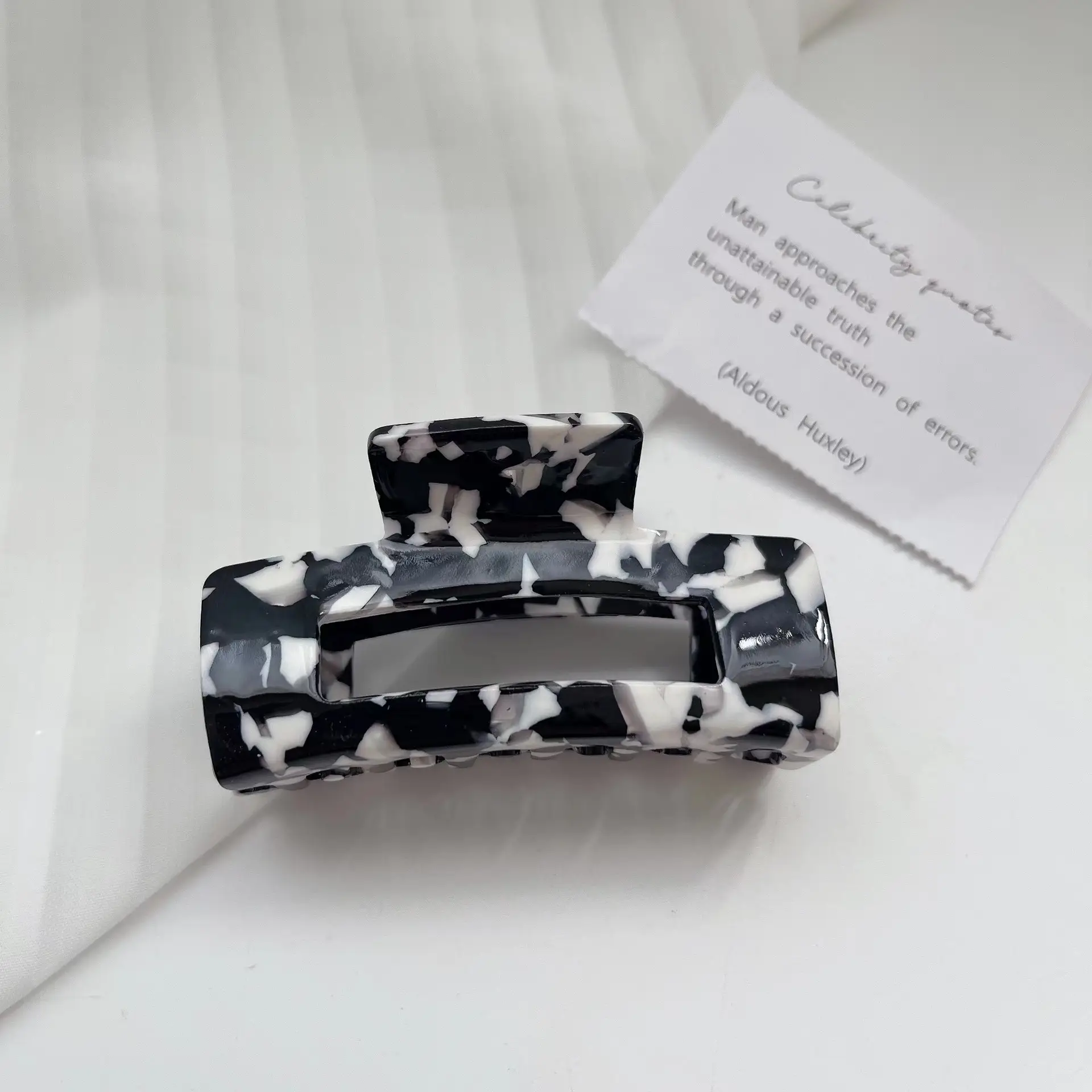 Xingyi Retro Cow Color Hair Clip Black White - Image 2