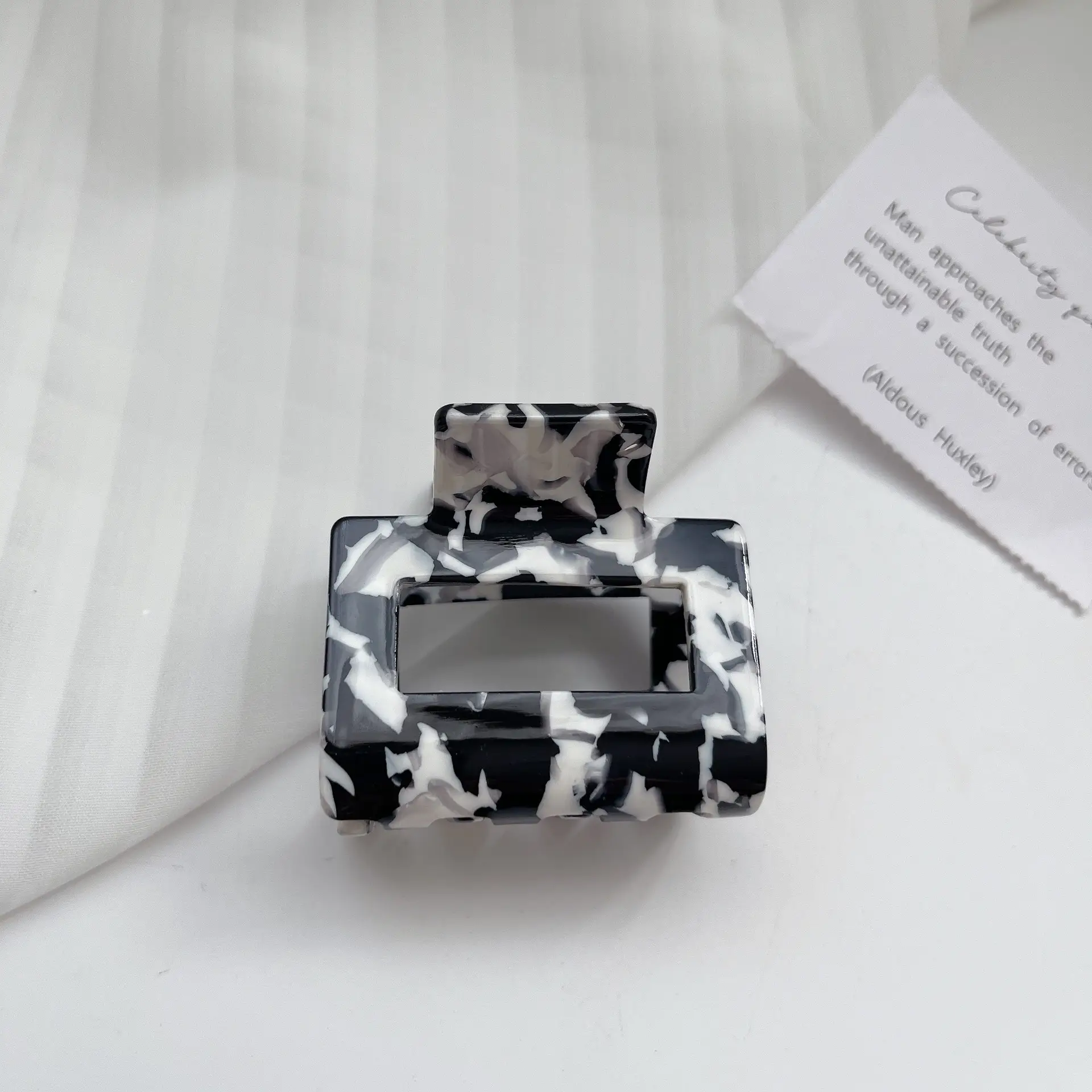 Xingyi Retro Cow Color Hair Clip Black White - Image 5