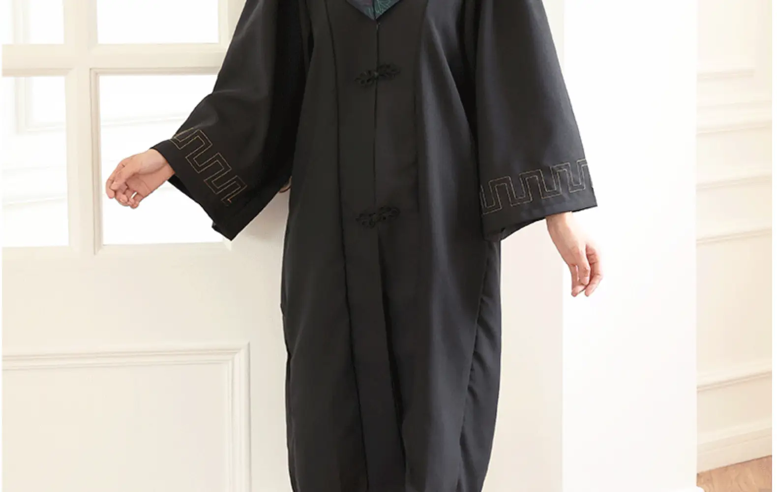 Bachelor's Graduation Gown Black V-Neck College Student — feature 21
