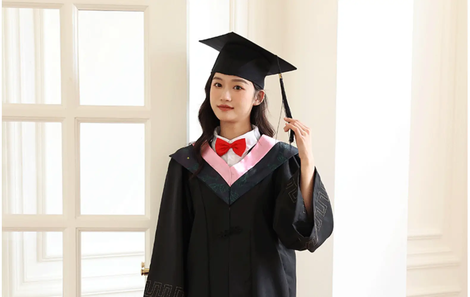Bachelor's Graduation Gown Black V-Neck College Student — feature 23