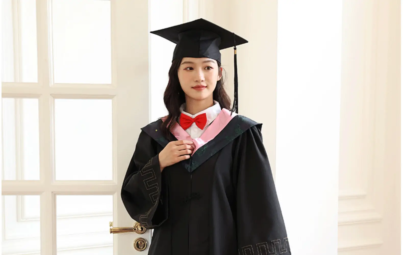 Bachelor's Graduation Gown Black V-Neck College Student — feature 26