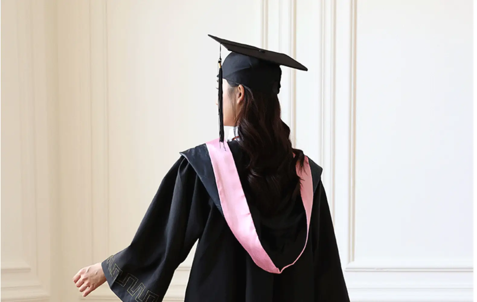 Bachelor's Graduation Gown Black V-Neck College Student — feature 34