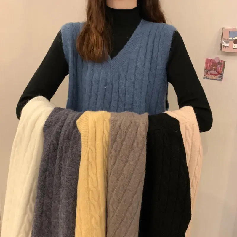 Vintage V-Neck Twist Knit Vest Women Autumn 2025 — feature 1