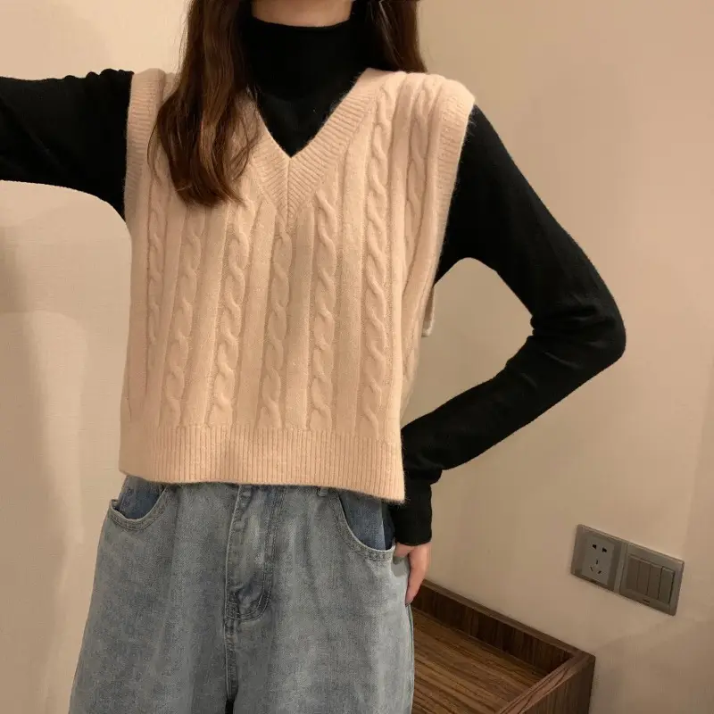 Vintage V-Neck Twist Knit Vest Women Autumn 2025 — feature 11