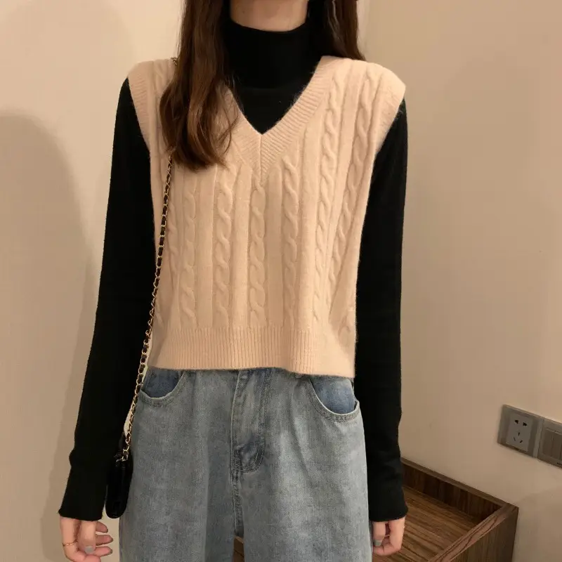 Vintage V-Neck Twist Knit Vest Women Autumn 2025 — feature 15