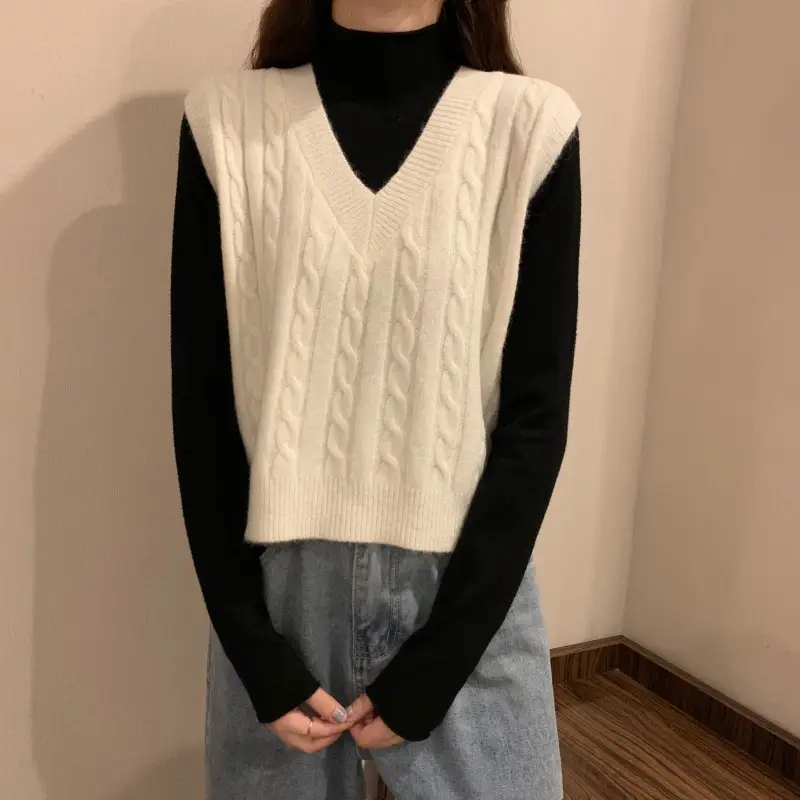 Vintage V-Neck Twist Knit Vest Women Autumn 2025 — feature 6