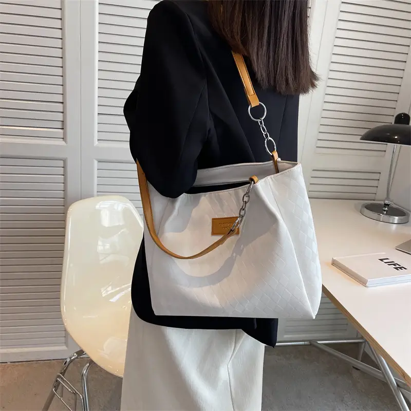White Leather Shoulder Bag for Women 2025 New Spring - Image 3