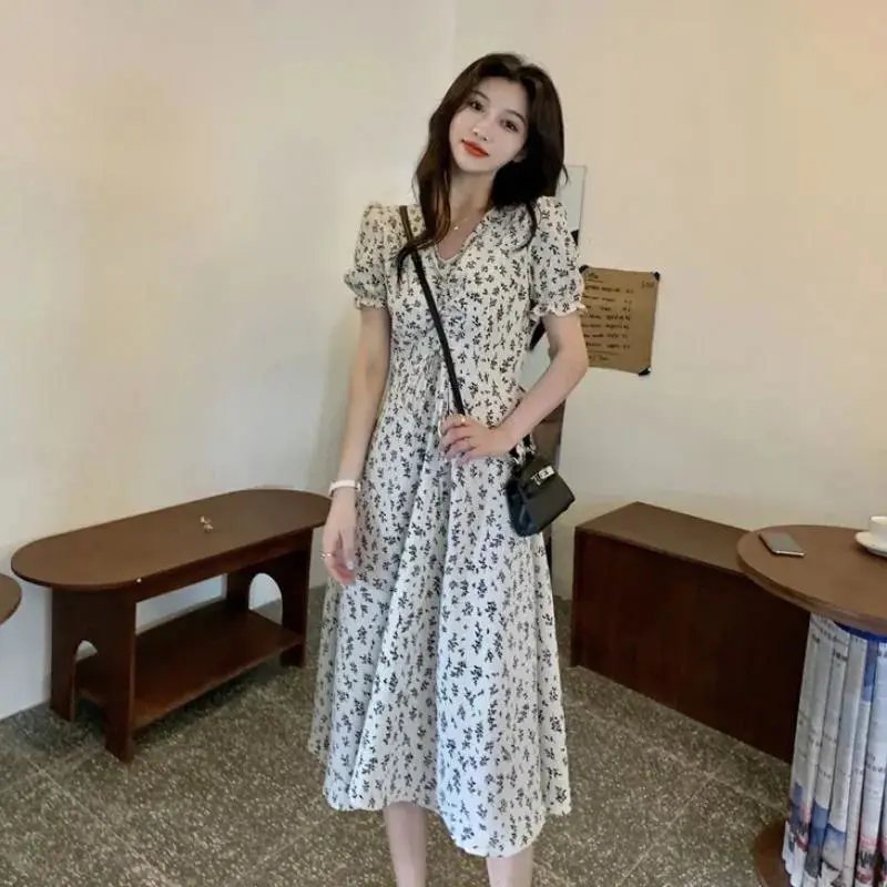 Petite Floral Skirt Dress Short Sleeve Medium — feature 2