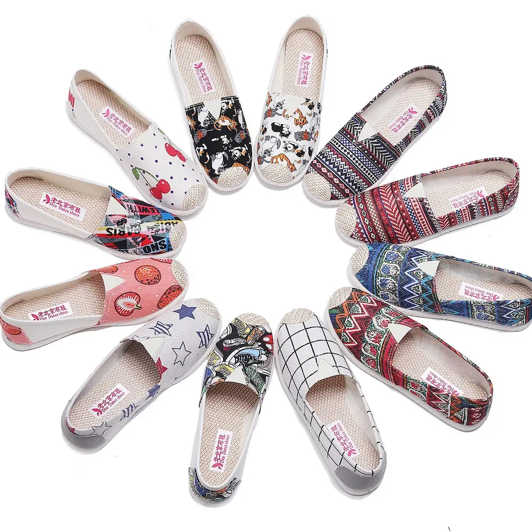 26 New Spring and Autumn Styles of Old Beijing Cloth Shoes, Casual and Fashionable Canvas Shoes, Slip-On Women's Shoes, Non-Slip Soft Soles, Versatile for Women - Image 23
