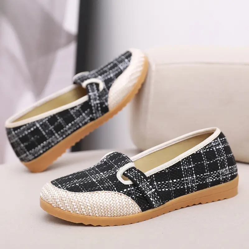 26 New Spring Models of Old Beijing Cloth Shoes with Non-Slip Rubber Soles for Middle-Aged and Elderly Women, Casual Soft-Soled Shoes