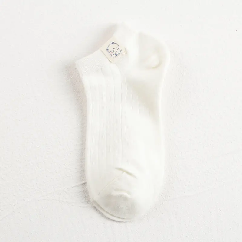 Short socks women's summer bear cloth label white thin boat Socks cute Japanese Joker solid color short socks Zhuji wholesale