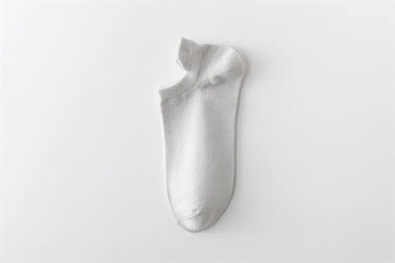 Short socks women's summer bear cloth label white thin boat Socks cute Japanese Joker solid color short socks Zhuji wholesale