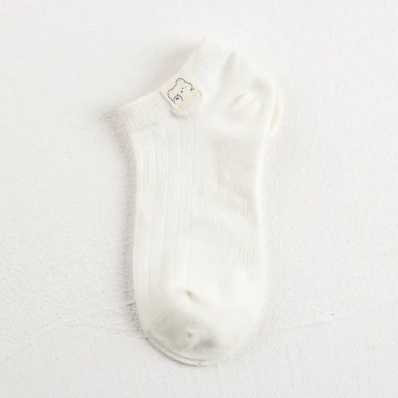 Short socks women's summer bear cloth label white thin boat Socks cute Japanese Joker solid color short socks Zhuji wholesale