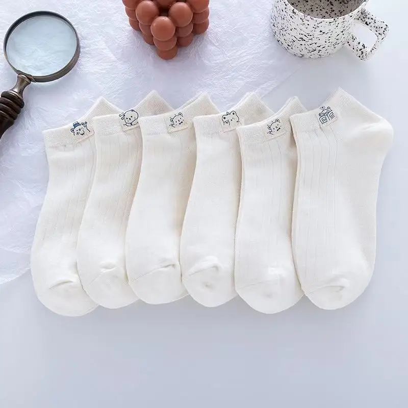 Short socks women's summer bear cloth label white thin boat Socks cute Japanese Joker solid color short socks Zhuji wholesale