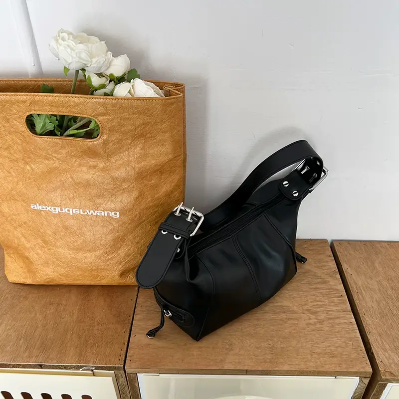 Black Leather Shoulder Bag for Women 2026 — feature 11