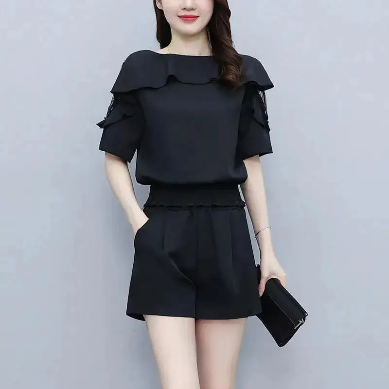 Plus-Size Women's Black Lace Short Sleeve Suit Large - Image 5