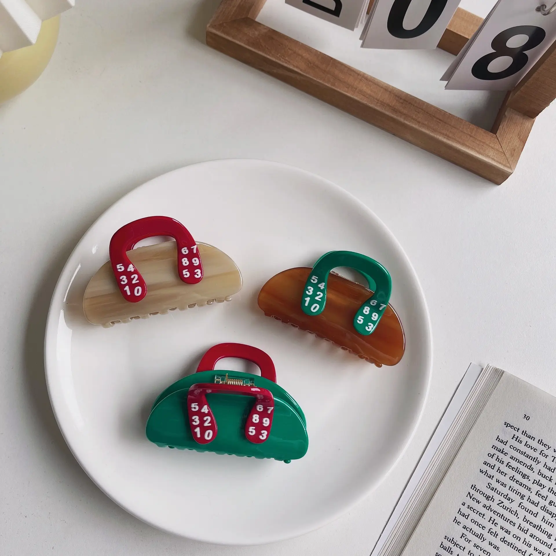 Leopard Print Acrylic Hair Clips for Girls - Image 5