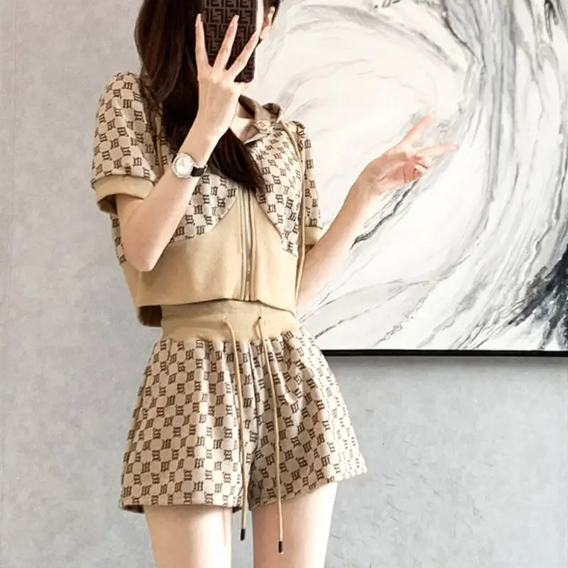 2025 Summer Women's Hooded Shorts Set Beige Checkered - Image 9