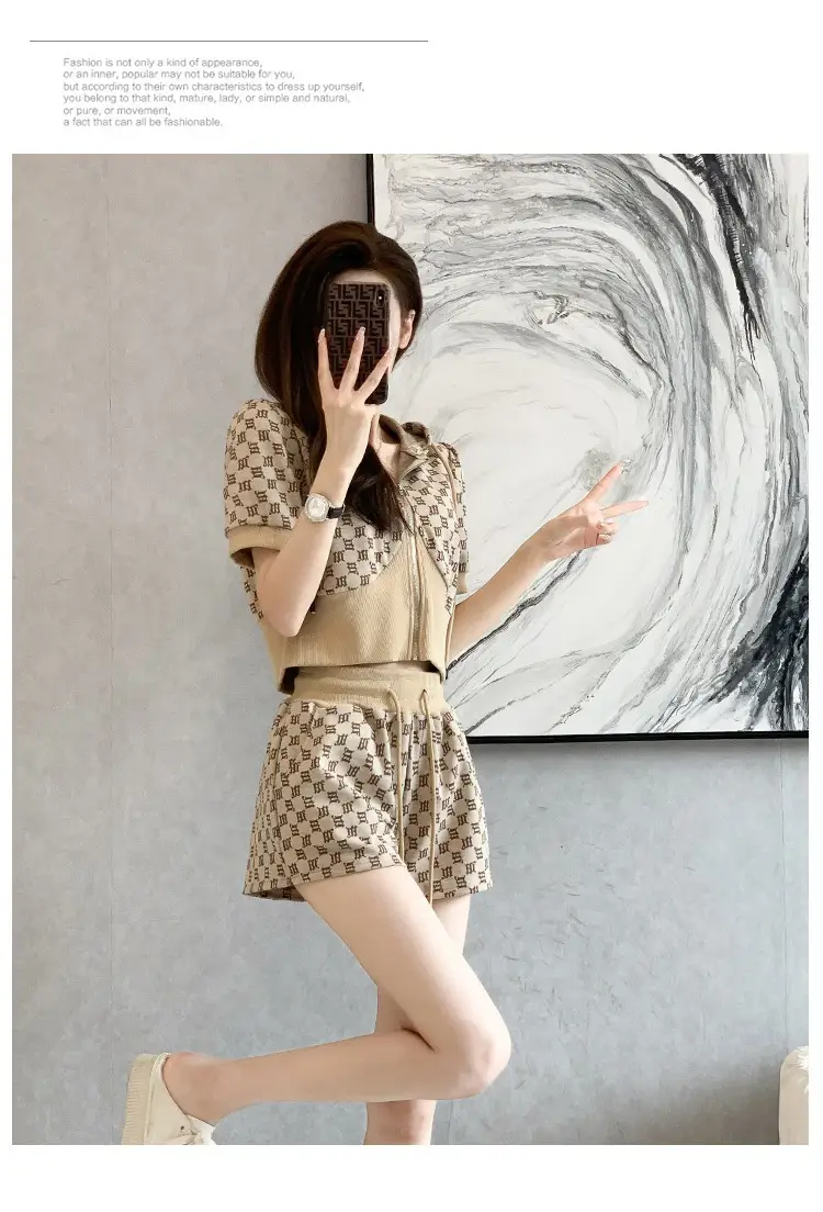2025 Summer Women's Hooded Shorts Set Beige Checkered — feature 3
