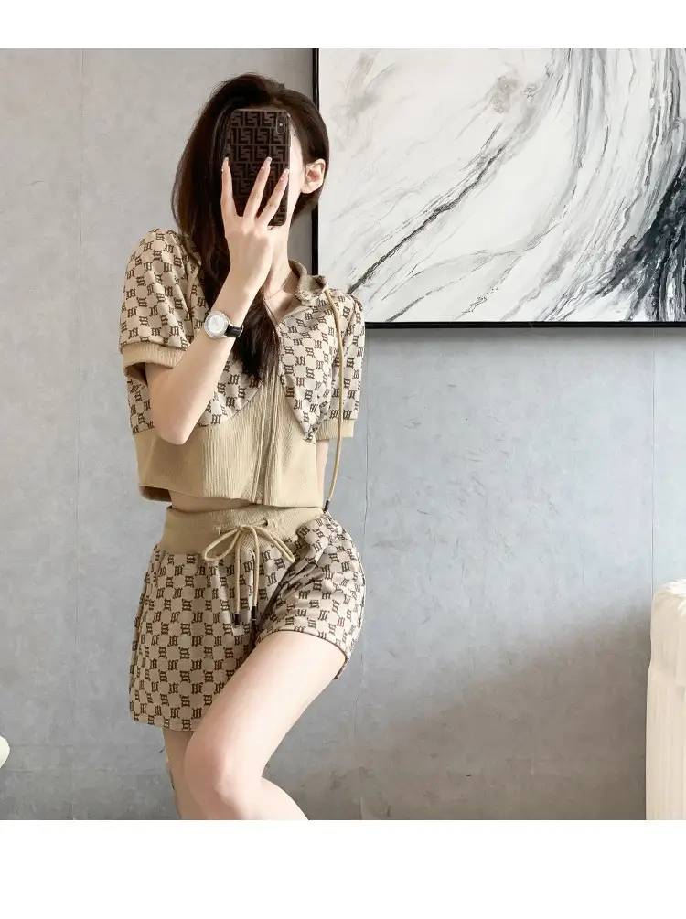 2025 Summer Women's Hooded Shorts Set Beige Checkered — feature 9