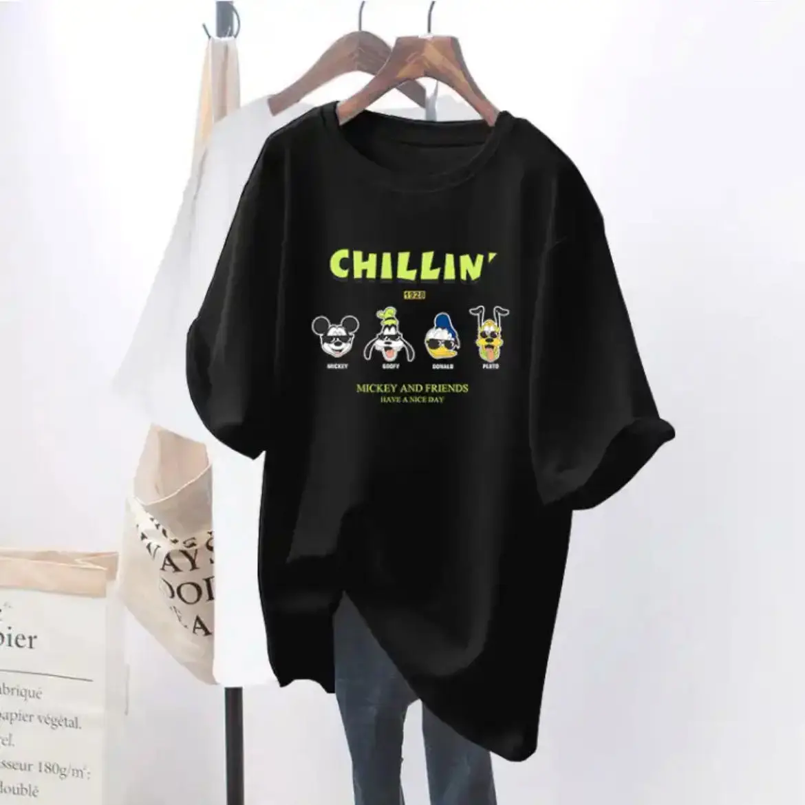 Women Chillin' Graphic T-Shirt Black Mid Length
