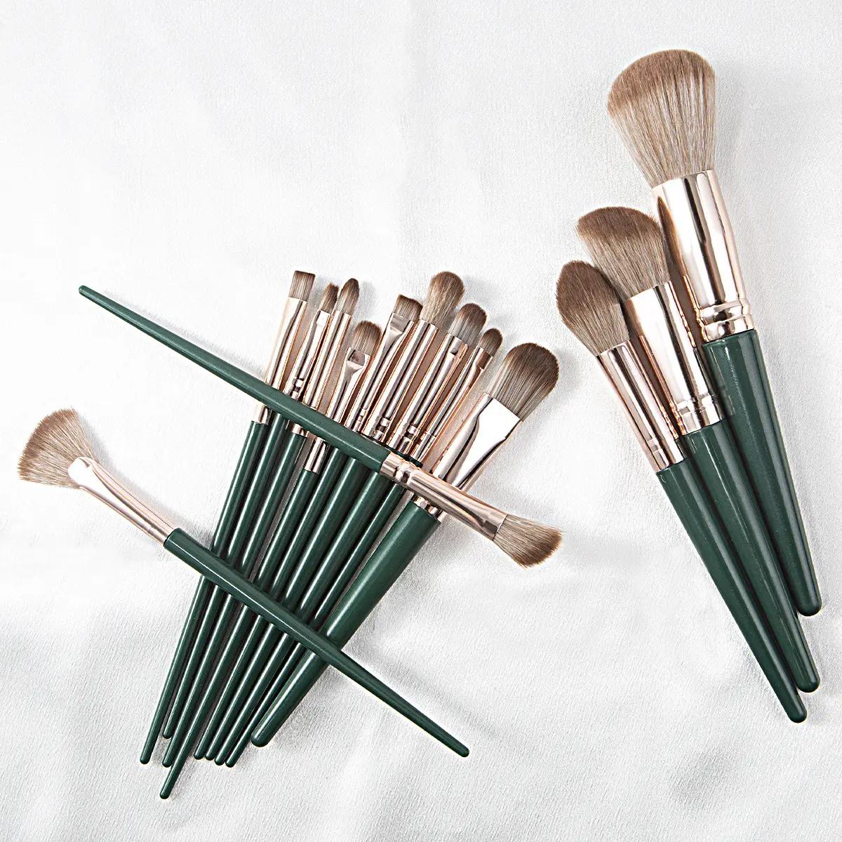 Cangzhou 14-Piece Green Makeup Brush Set - Image 6