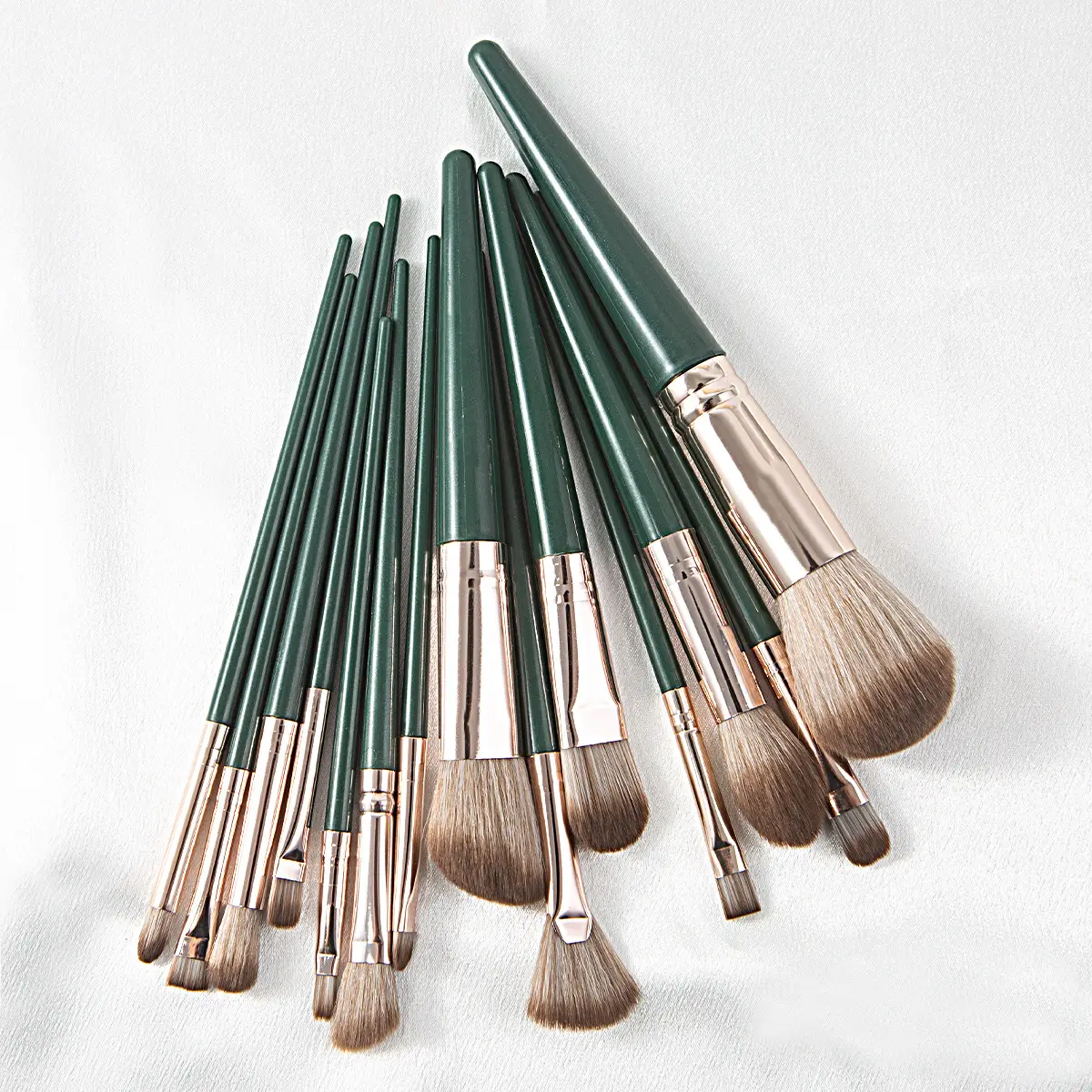 Cangzhou 14-Piece Green Makeup Brush Set — feature 12